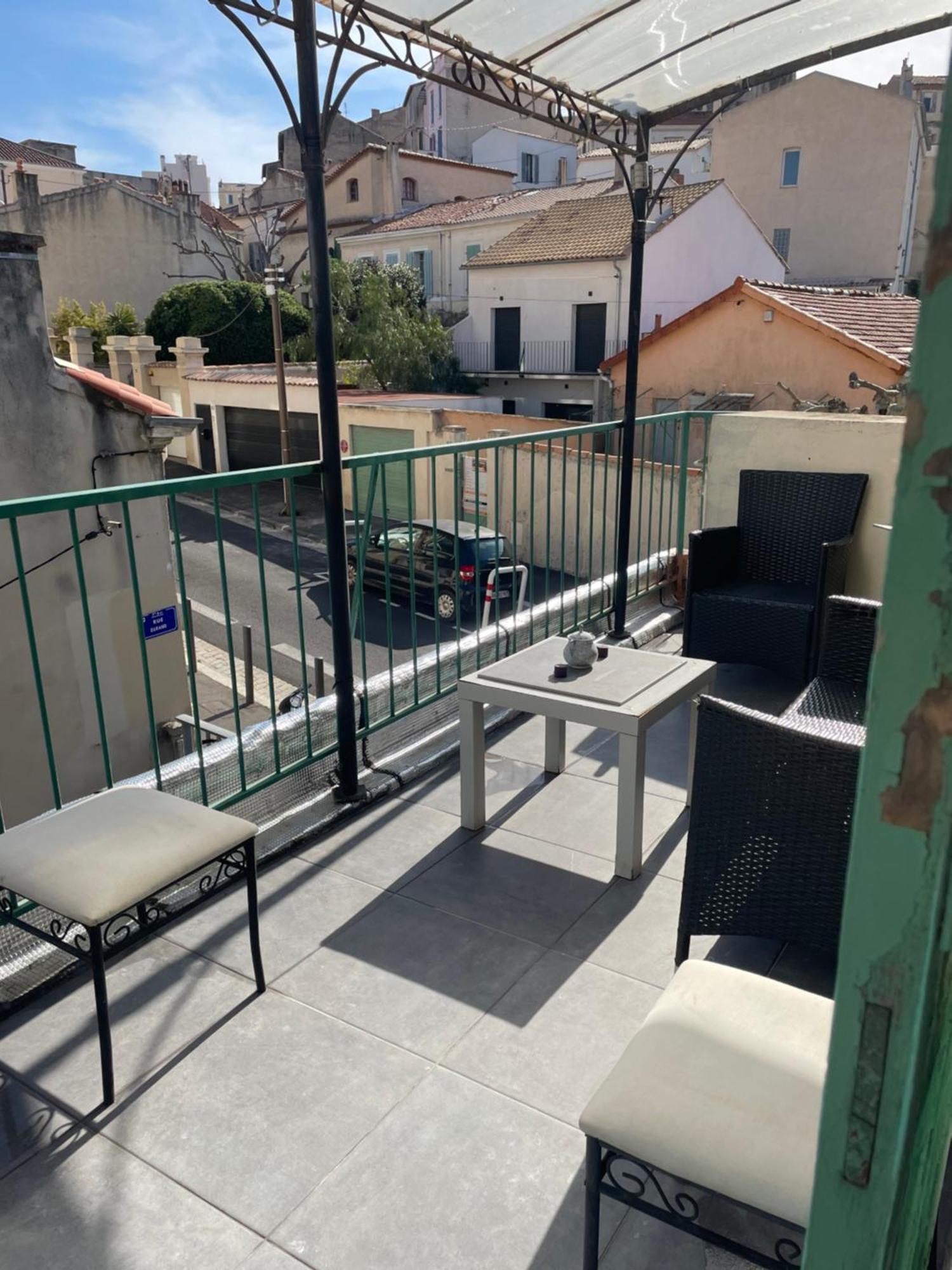 Stud Terras Ville Corniche 2 Pers Stat Gratuit Rue Modif Suivt Possib Et Accord Exclusif Marsilia Exterior foto